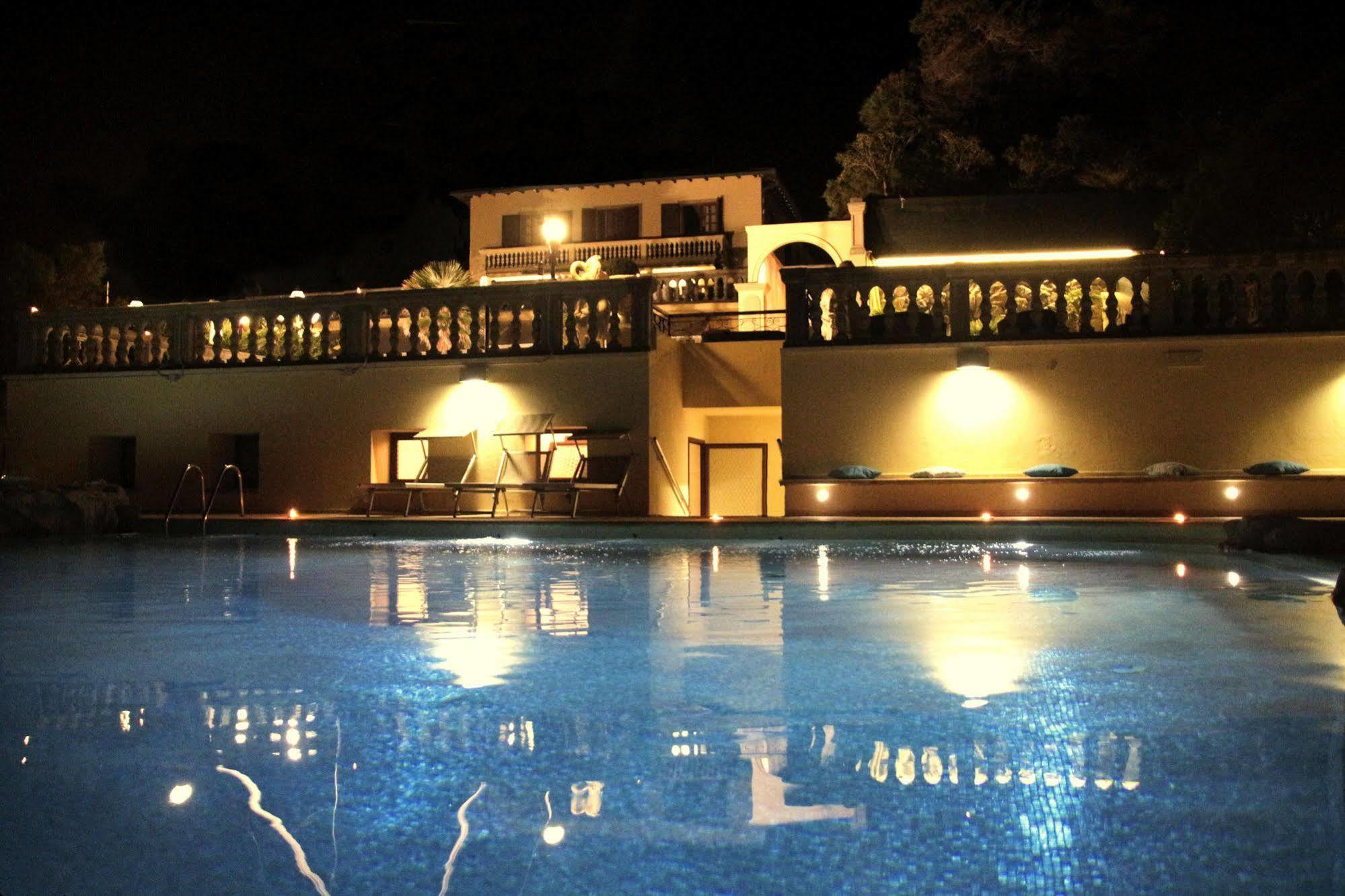Hotel Villa Margherita Quercianella Exteriör bild