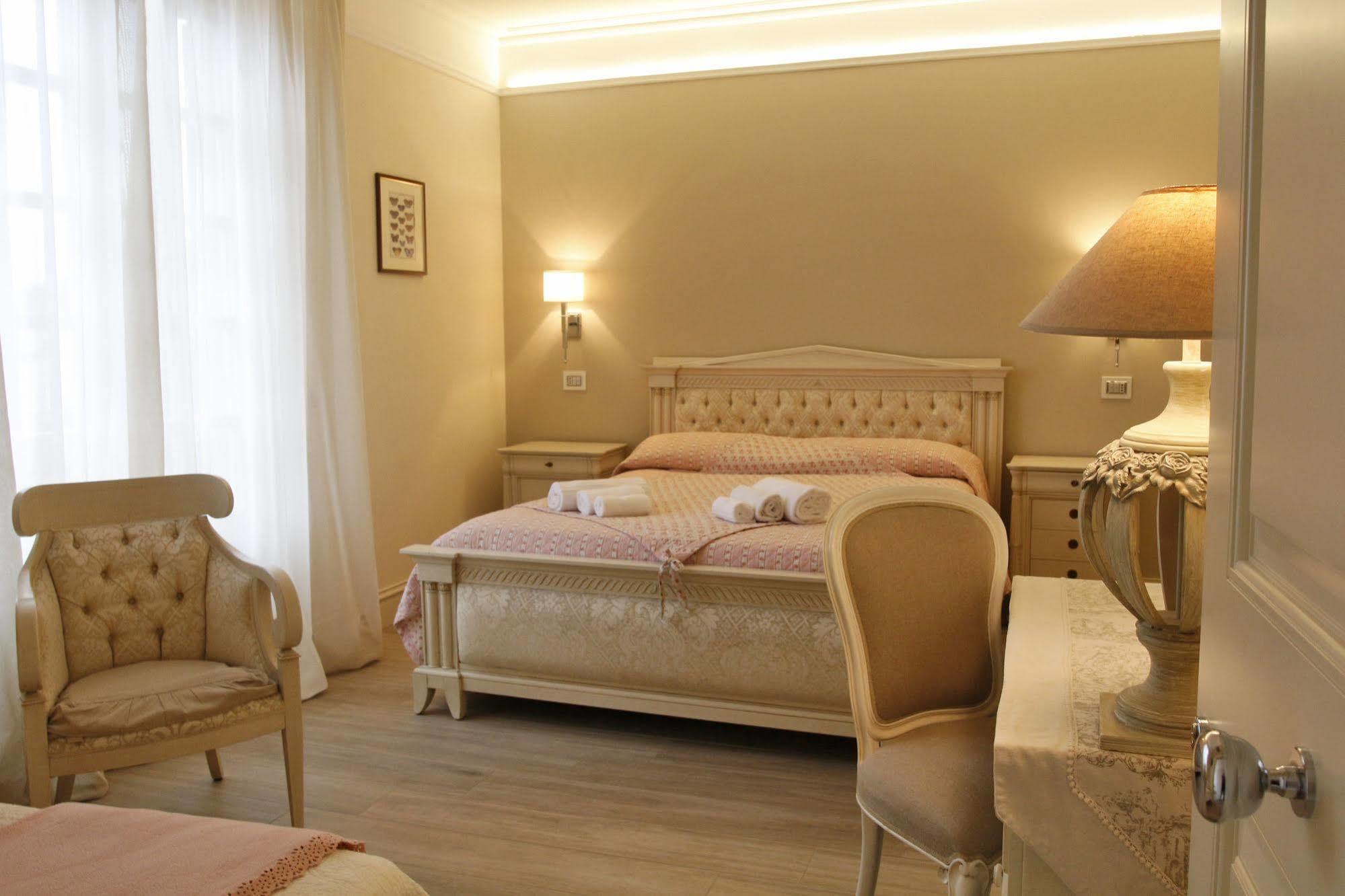 Hotel Villa Margherita Quercianella Exteriör bild