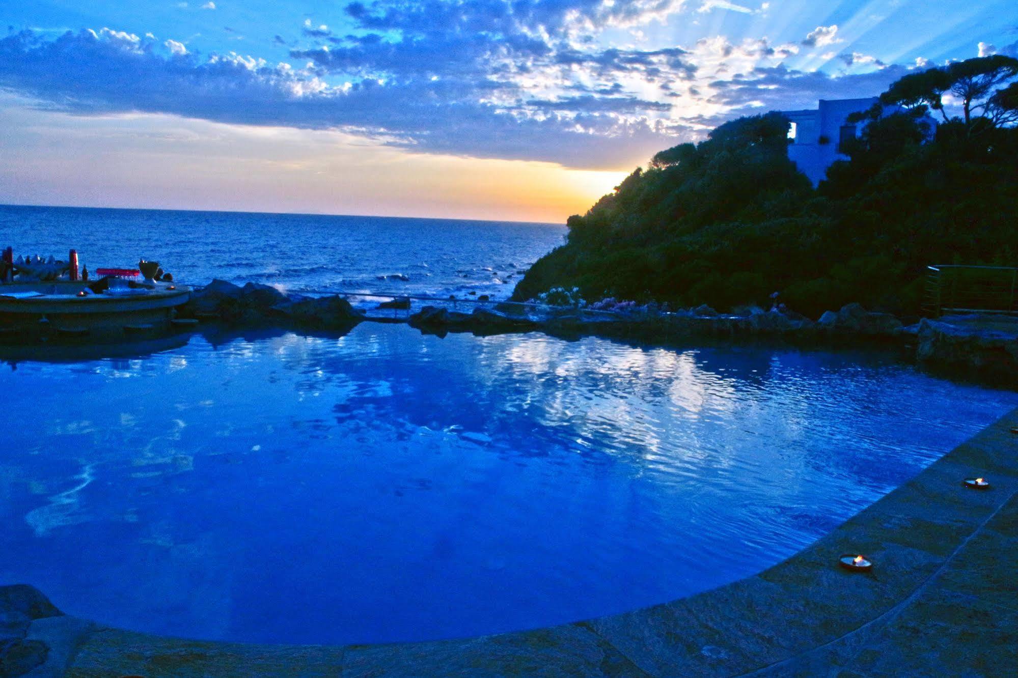 Hotel Villa Margherita Quercianella Exteriör bild