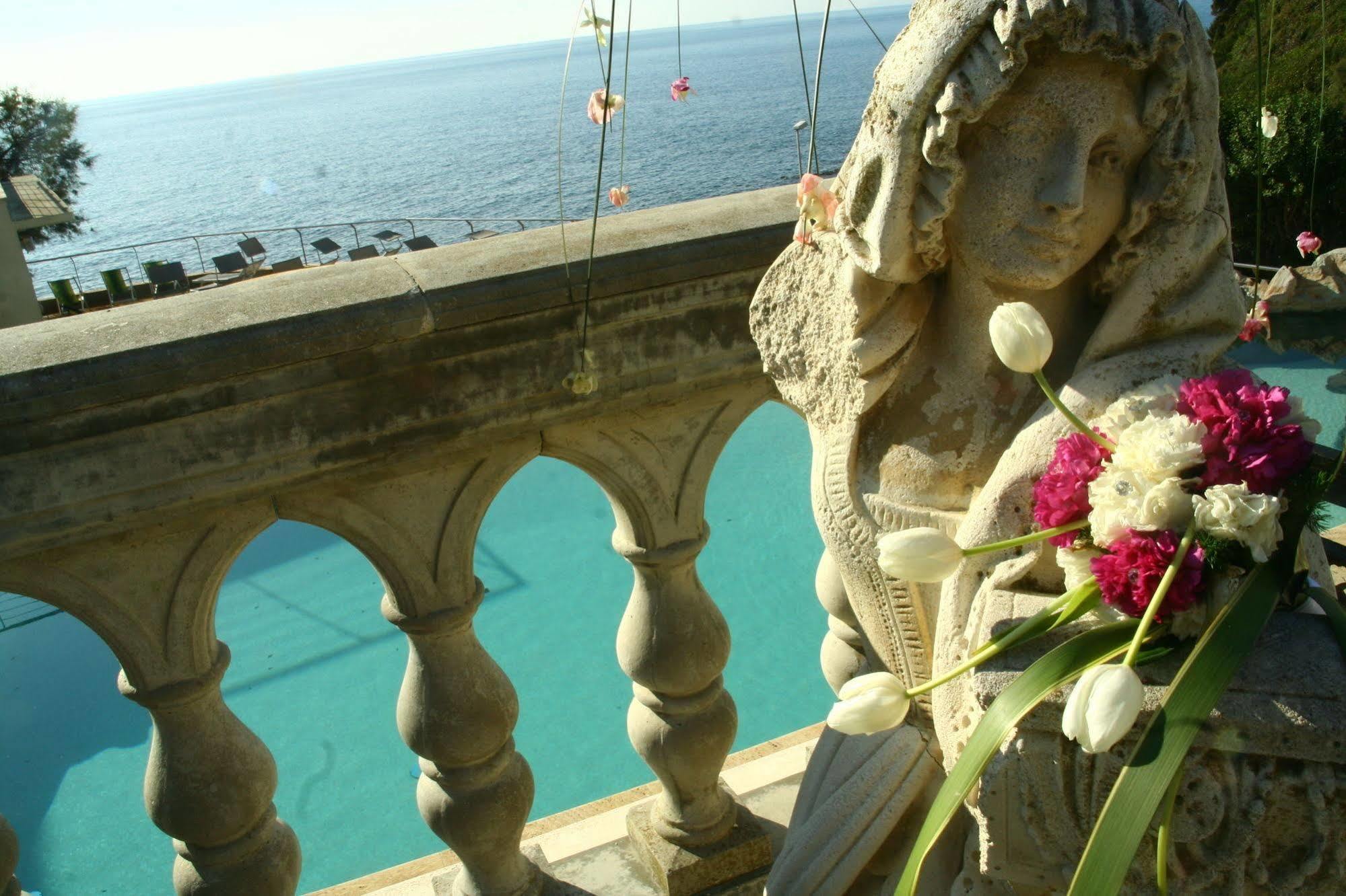 Hotel Villa Margherita Quercianella Exteriör bild