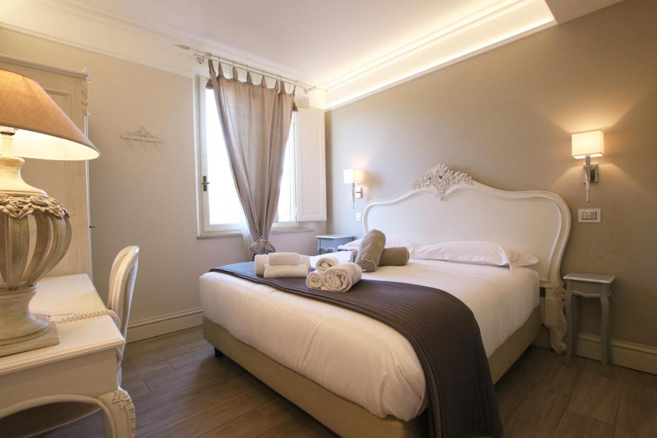 Hotel Villa Margherita Quercianella Exteriör bild