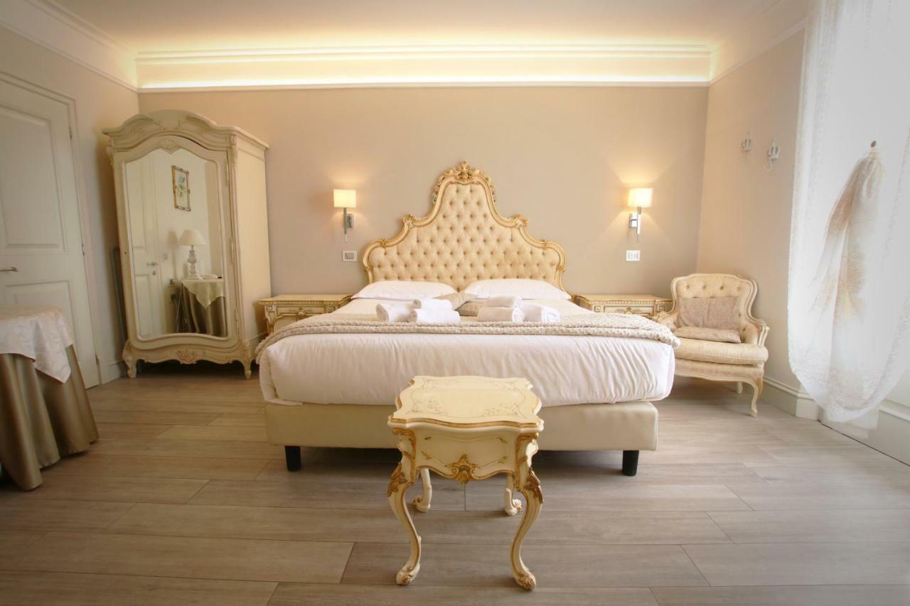 Hotel Villa Margherita Quercianella Exteriör bild